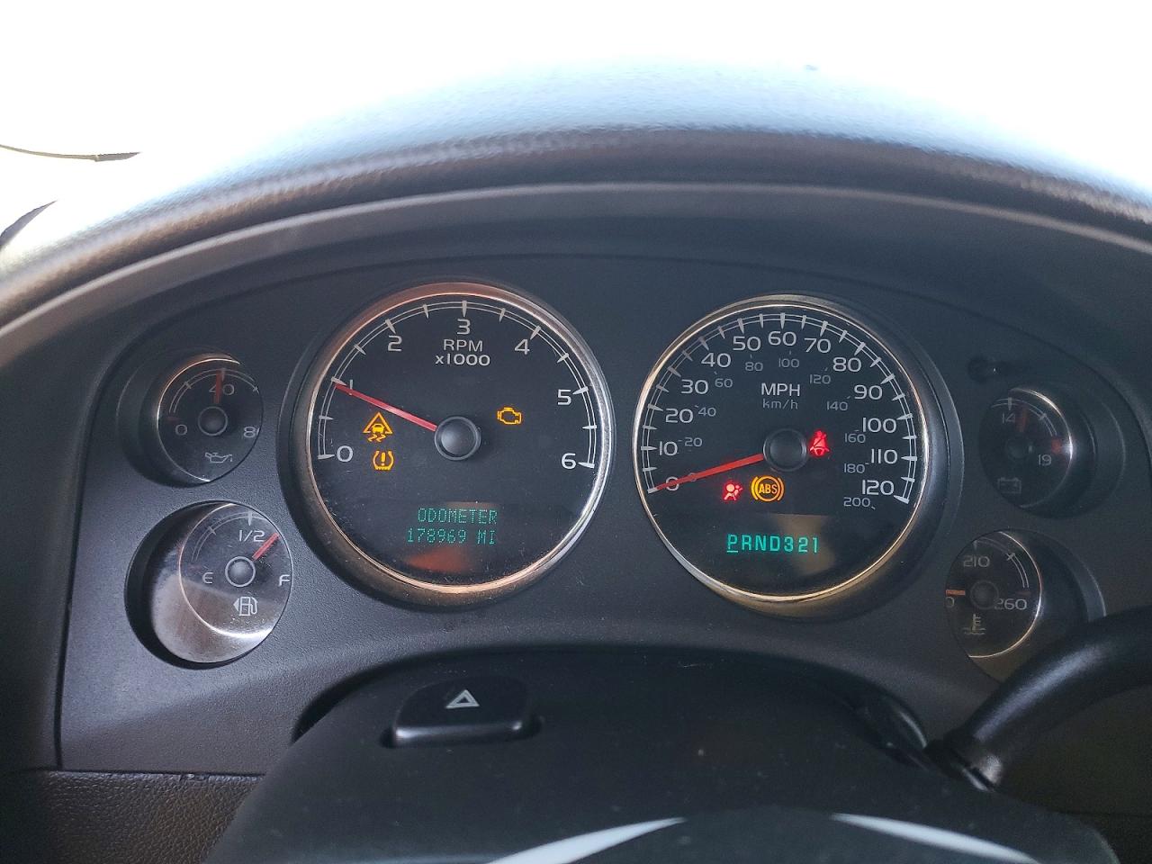 2007 Chevrolet Tahoe C1500 Silver vin: 1GNEC13077R122284