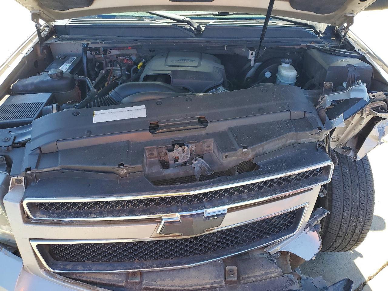 2007 Chevrolet Tahoe C1500 Silver vin: 1GNEC13077R122284