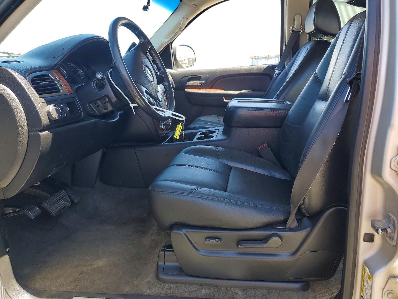 2007 Chevrolet Tahoe C1500 Silver vin: 1GNEC13077R122284