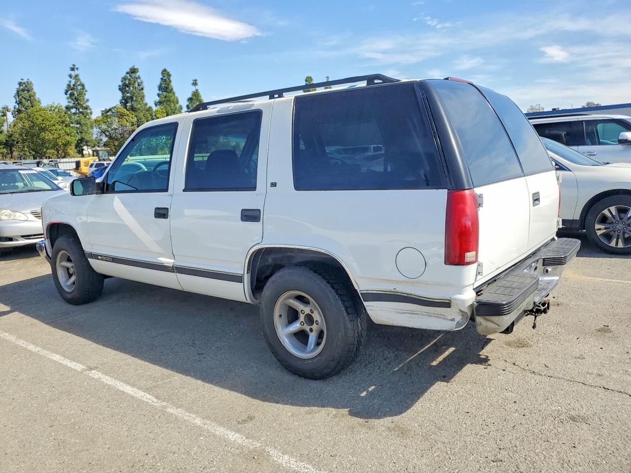 1995 Chevrolet Tahoe C1500 White vin: 1GNEC13K3SJ405502