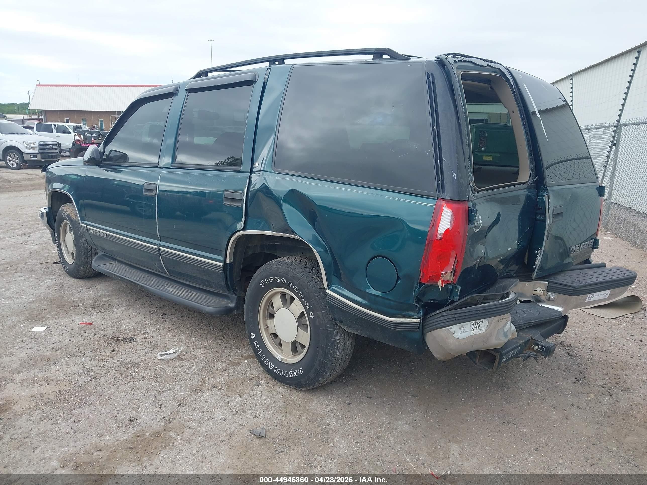 1999 Chevrolet Tahoe Ls Зеленый vin: 1GNEC13R0XJ313963