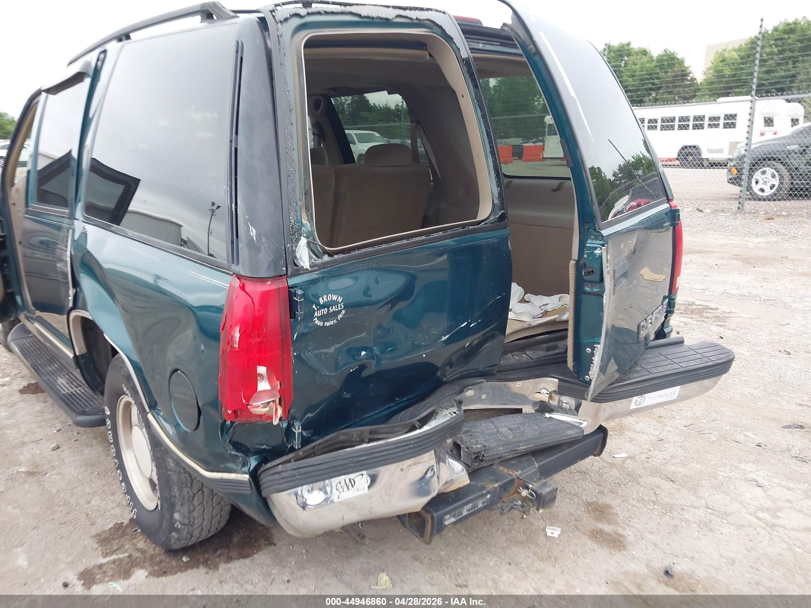 1999 Chevrolet Tahoe Ls Зеленый vin: 1GNEC13R0XJ313963