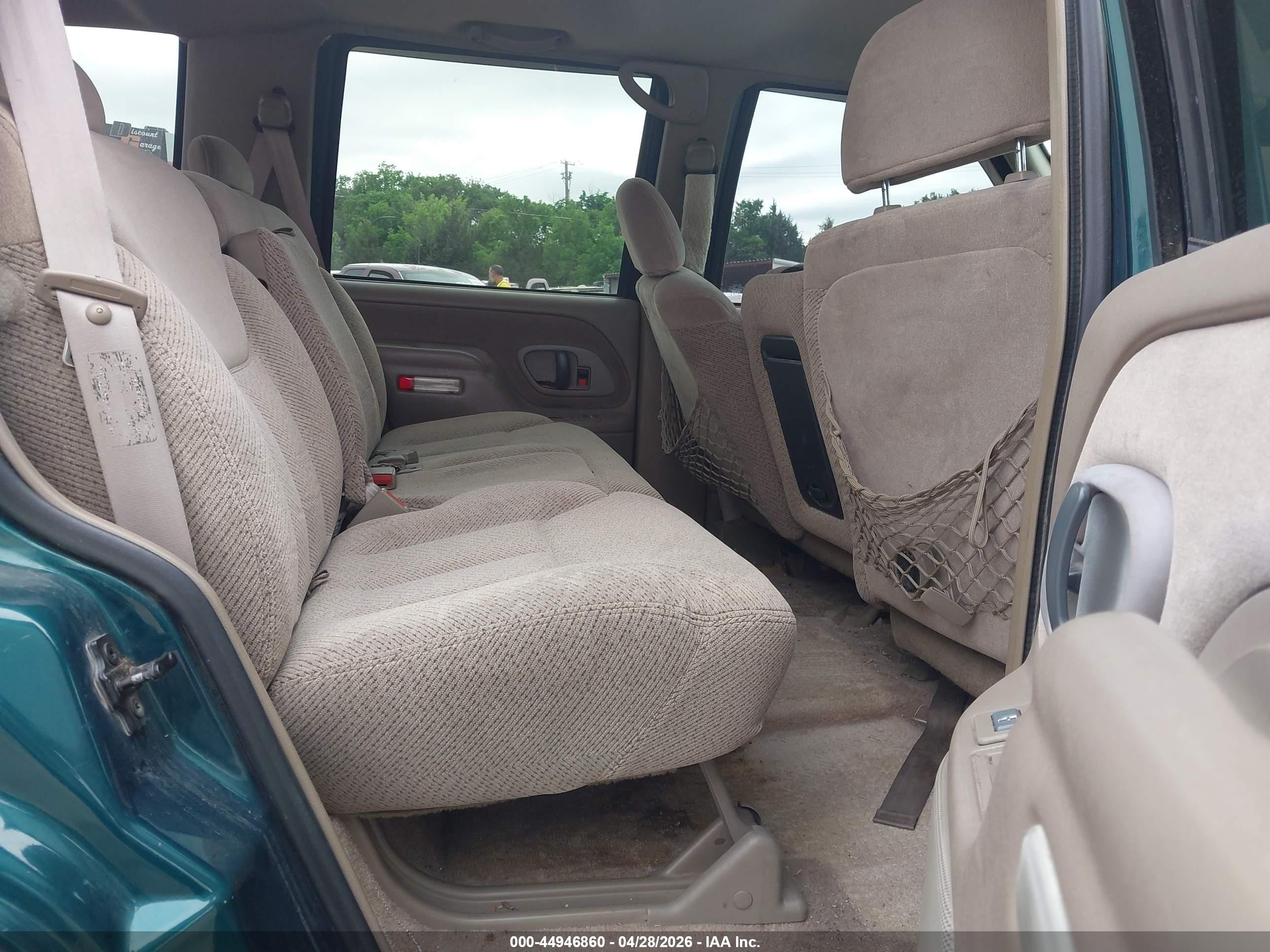1999 Chevrolet Tahoe Ls Зеленый vin: 1GNEC13R0XJ313963