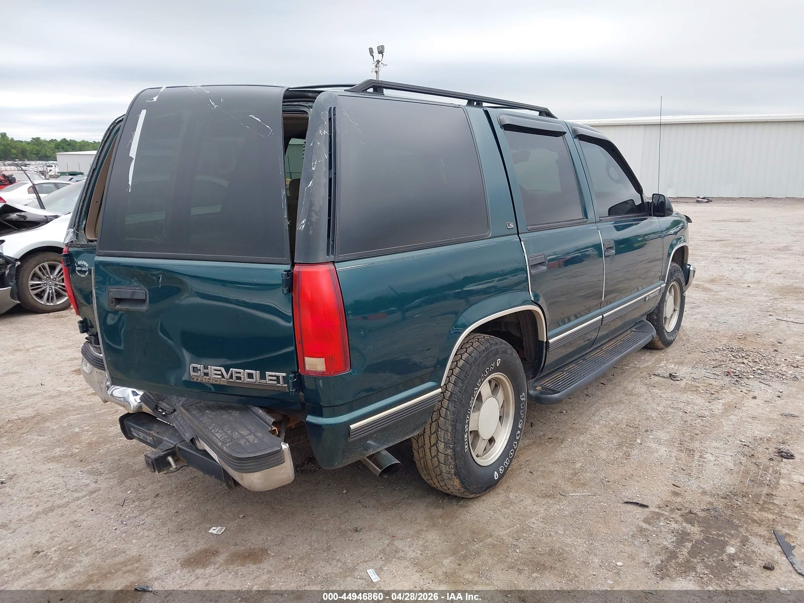 1999 Chevrolet Tahoe Ls Зеленый vin: 1GNEC13R0XJ313963