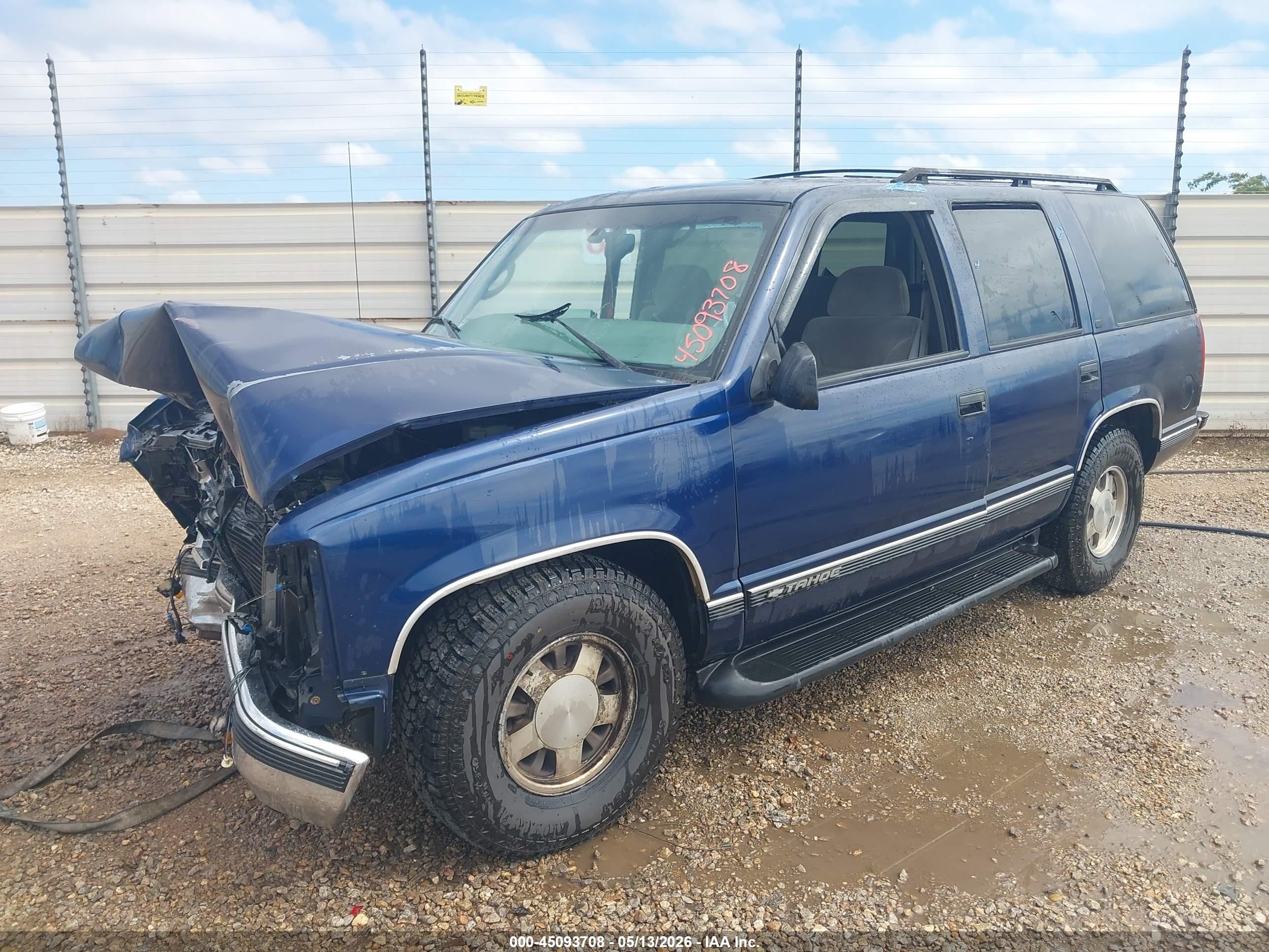 1999 Chevrolet Tahoe Ls Blue vin: 1GNEC13R1XJ559212