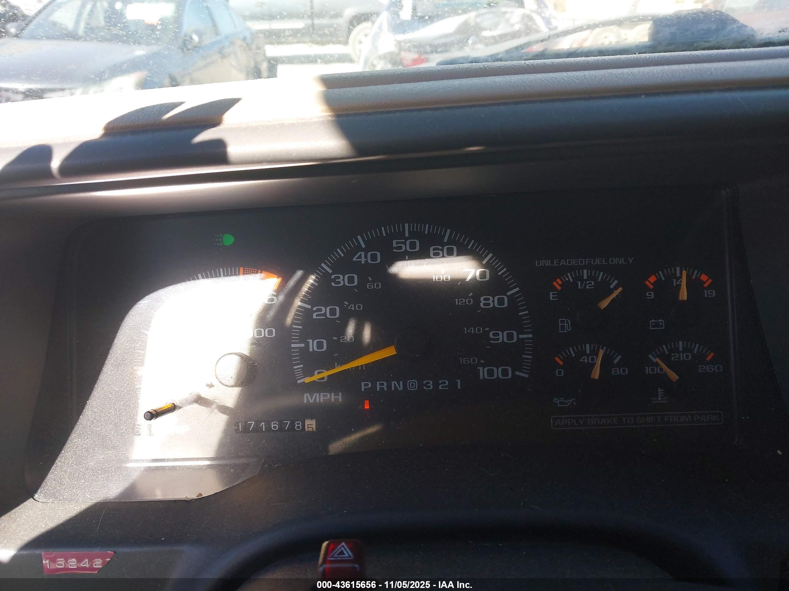 1996 Chevrolet Tahoe C1500 Зеленый vin: 1GNEC13R2TJ348322