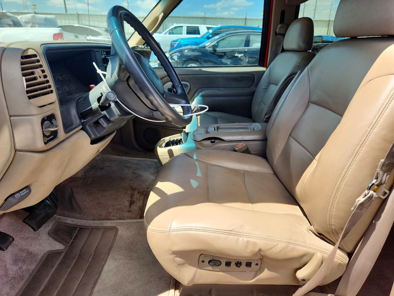 1999 Chevrolet Tahoe C1500 Красный vin: 1GNEC13R2XR101311