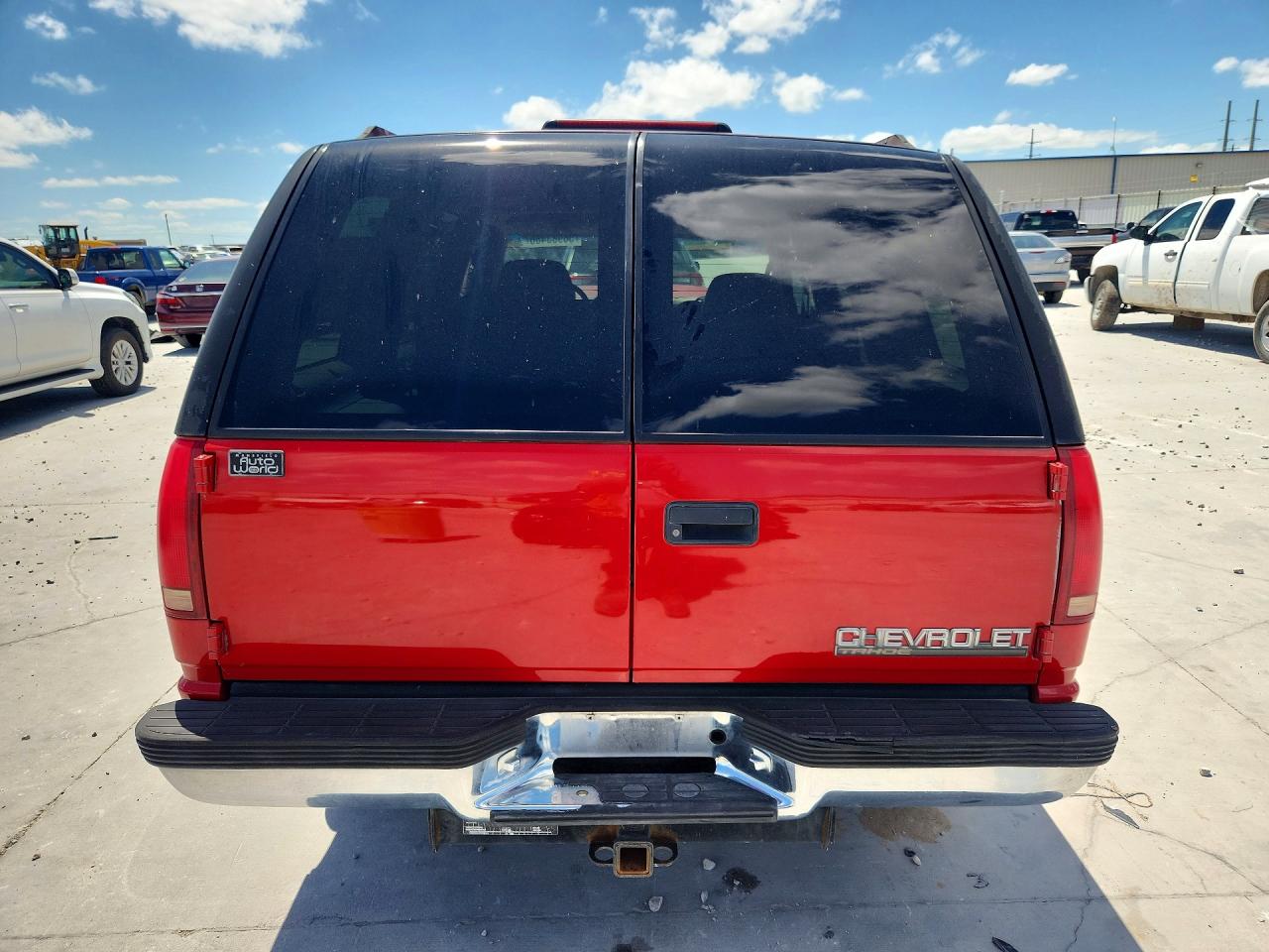 1999 Chevrolet Tahoe C1500 Красный vin: 1GNEC13R2XR101311