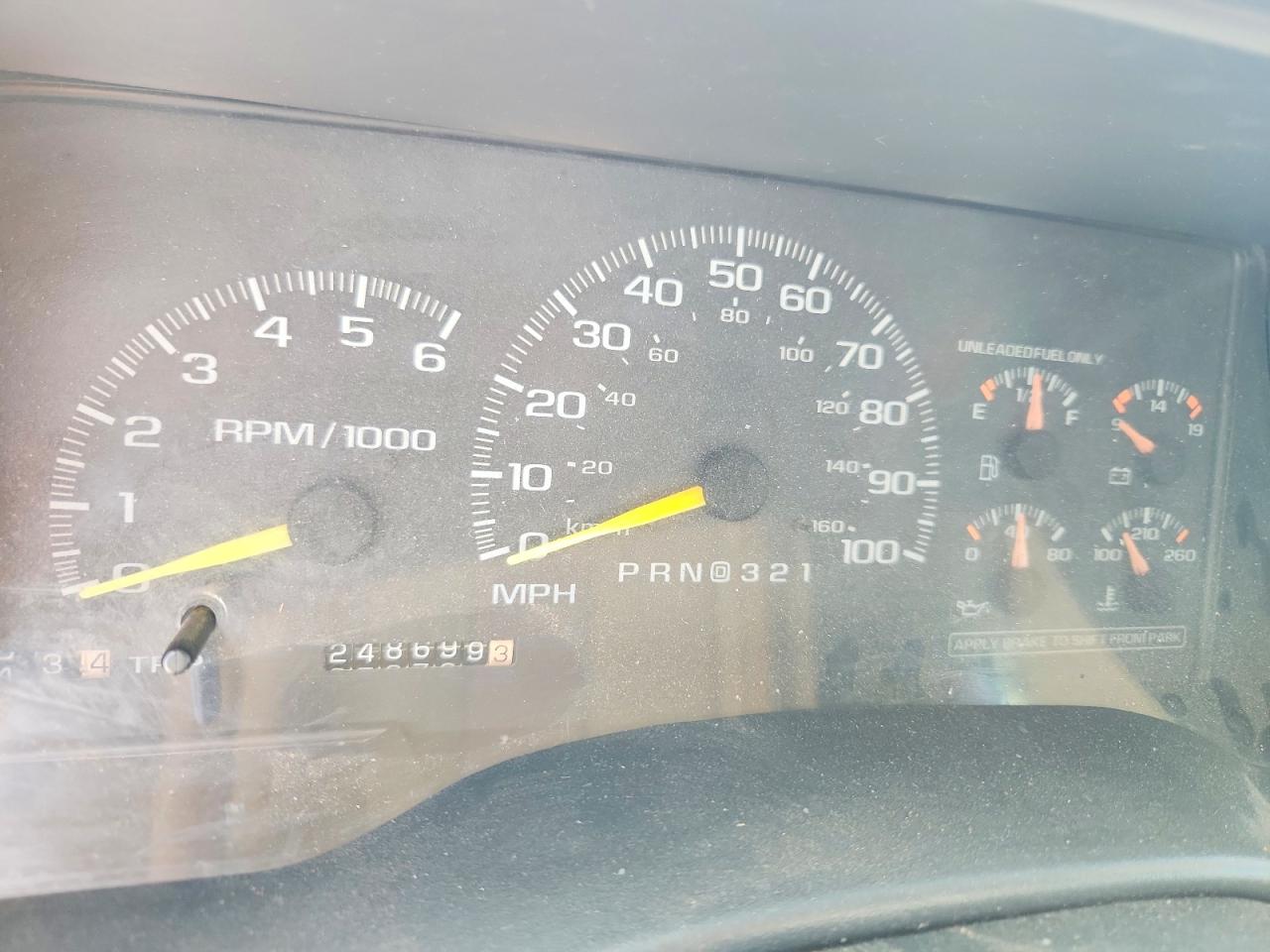 1999 Chevrolet Tahoe C1500 Красный vin: 1GNEC13R2XR101311