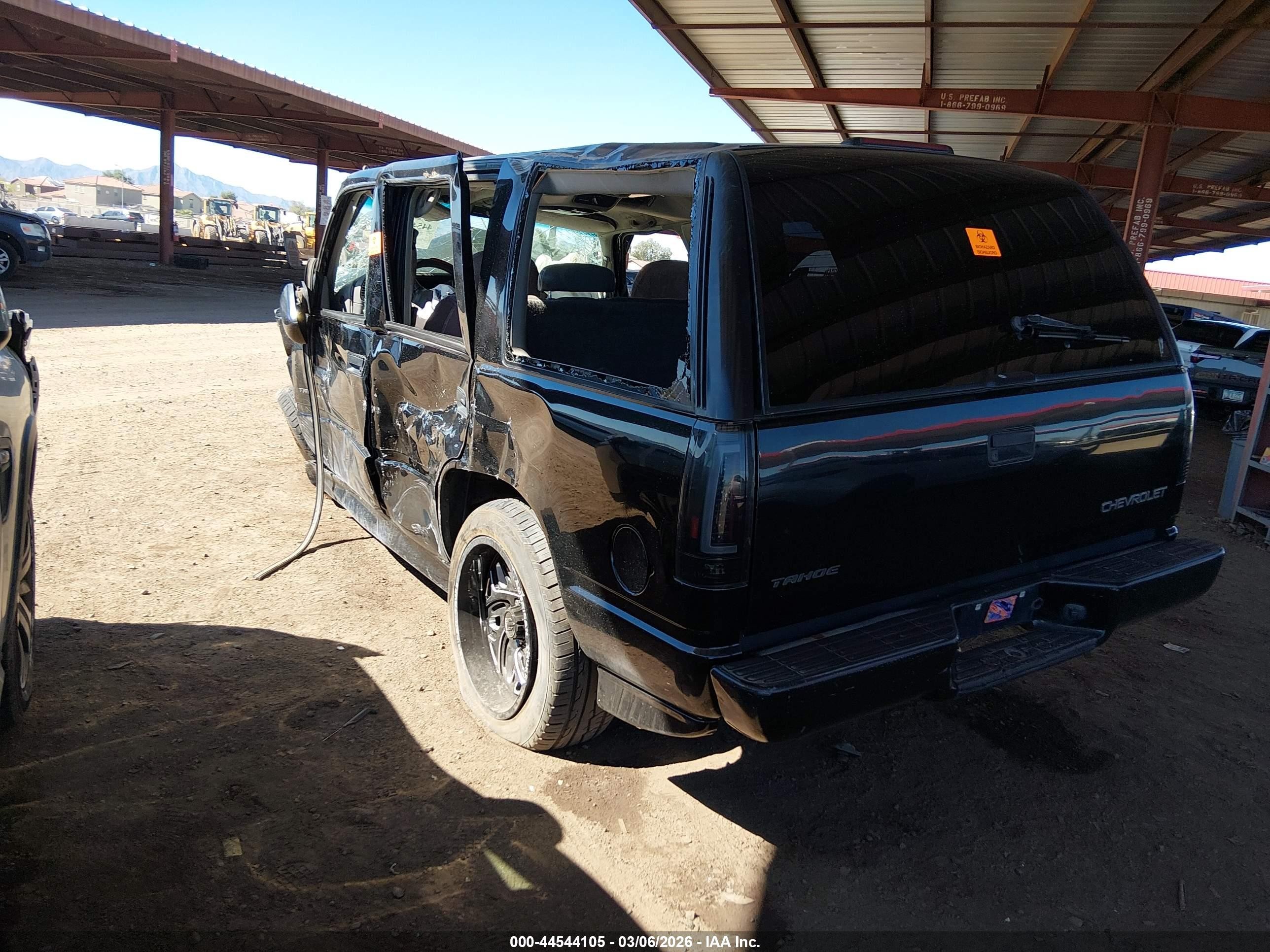 2000 Chevrolet Tahoe Limited Black vin: 1GNEC13R2YR128848