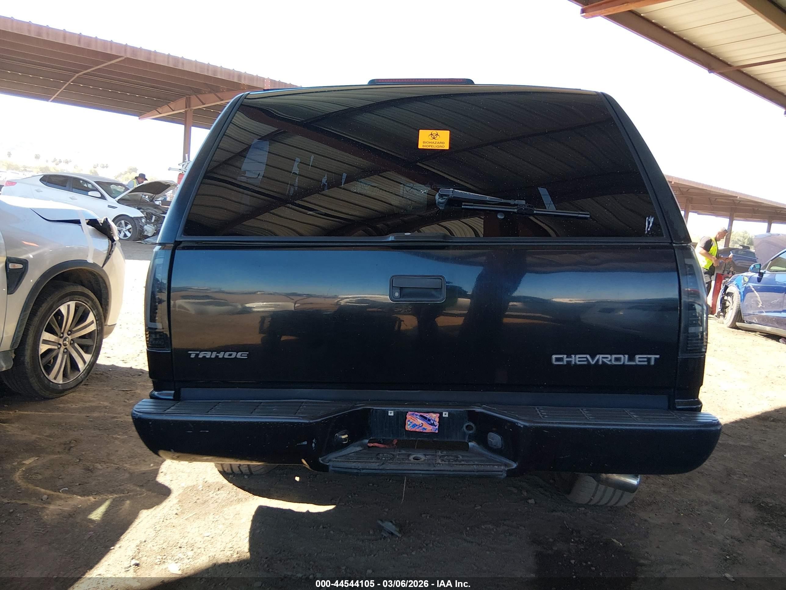 2000 Chevrolet Tahoe Limited Black vin: 1GNEC13R2YR128848