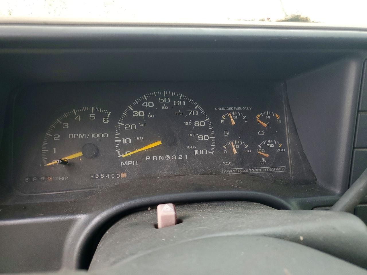 1999 Chevrolet Tahoe C1500 White vin: 1GNEC13R3XJ541701