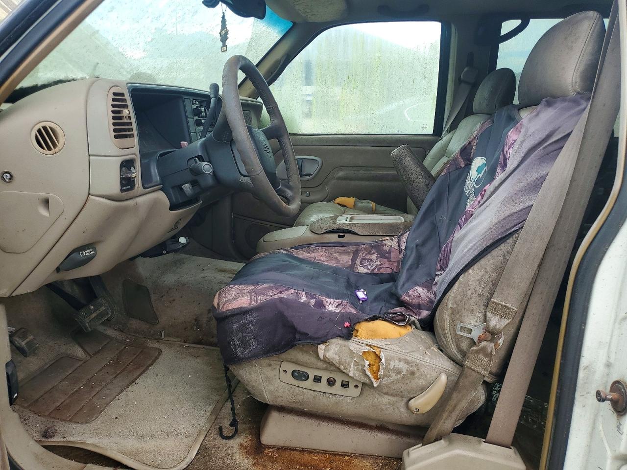 1999 Chevrolet Tahoe C1500 White vin: 1GNEC13R3XJ541701