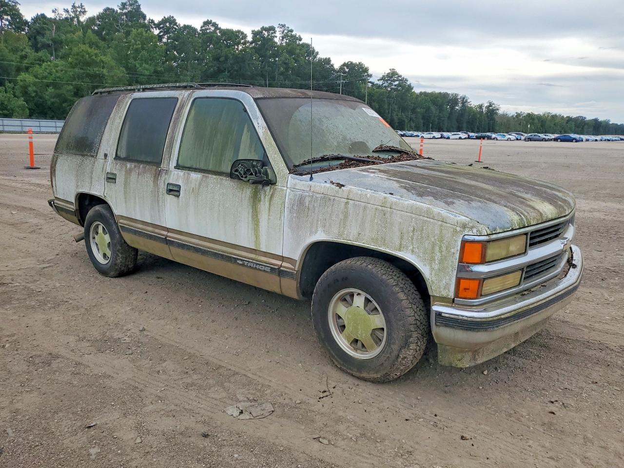 1999 Chevrolet Tahoe C1500 White vin: 1GNEC13R3XJ541701