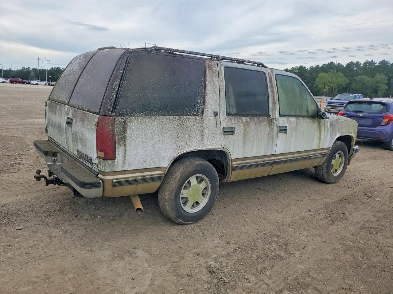 1999 Chevrolet Tahoe C1500 White vin: 1GNEC13R3XJ541701