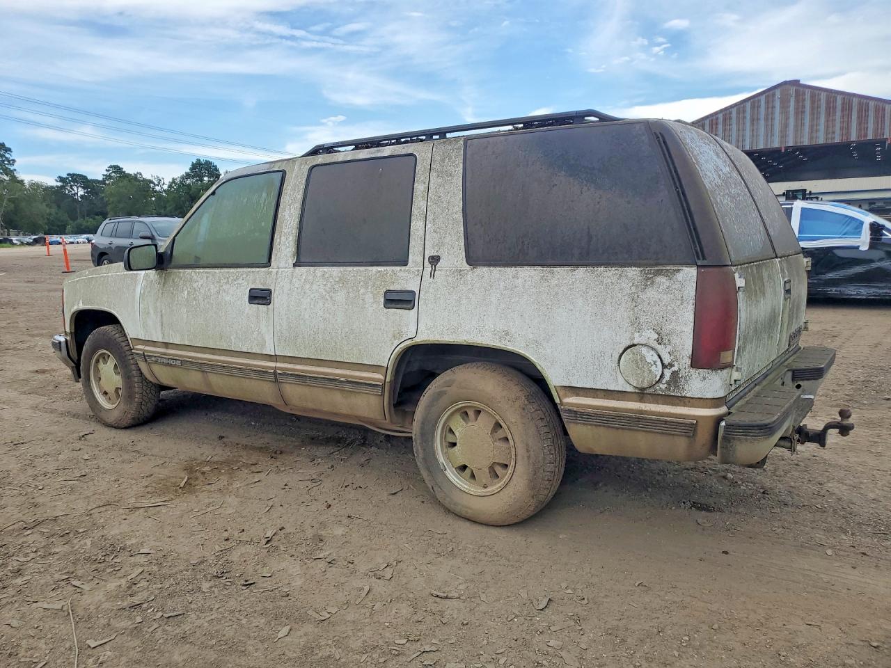 1999 Chevrolet Tahoe C1500 White vin: 1GNEC13R3XJ541701