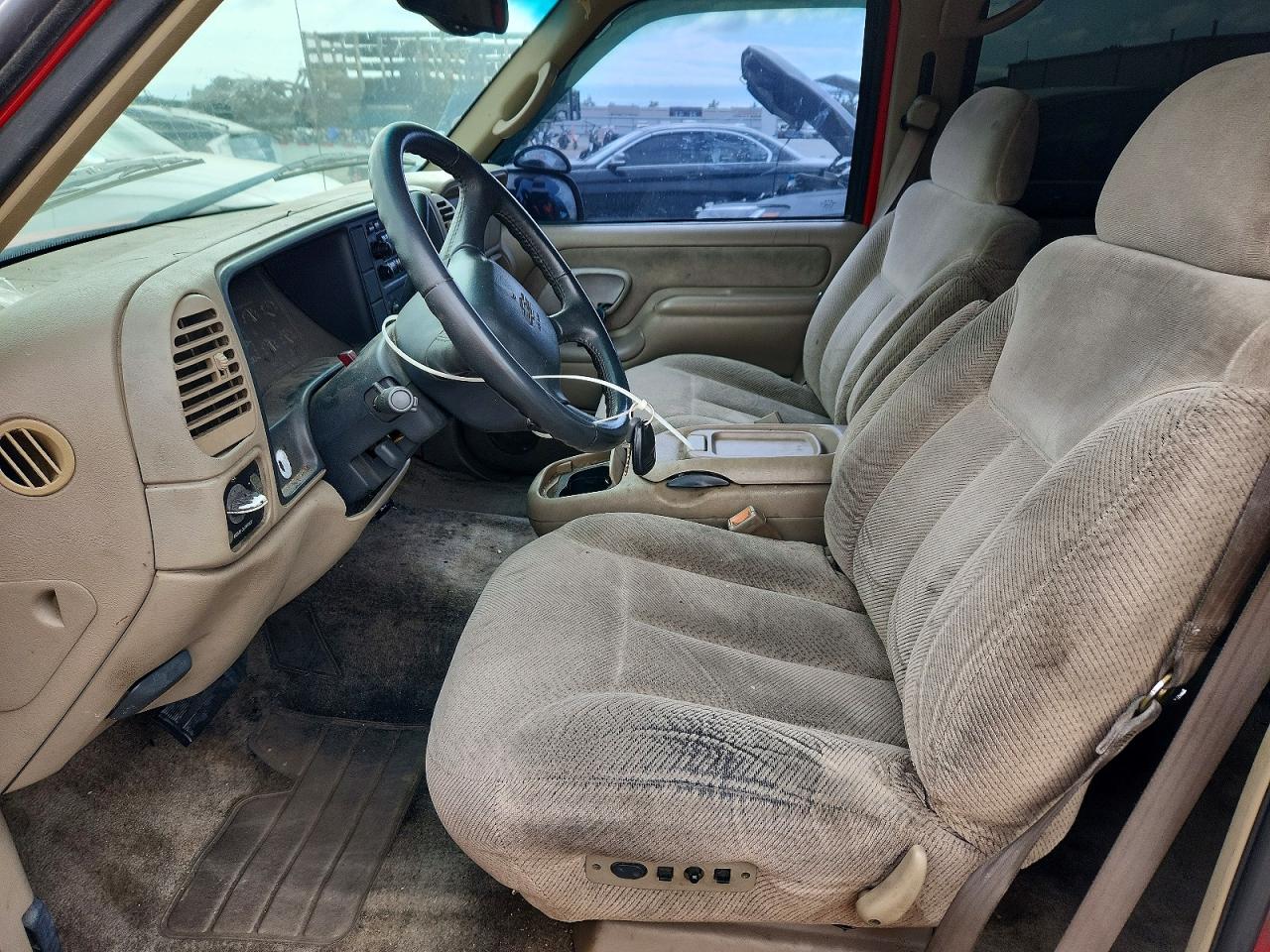 1999 Chevrolet Tahoe C1500 Red vin: 1GNEC13R3XJ543433