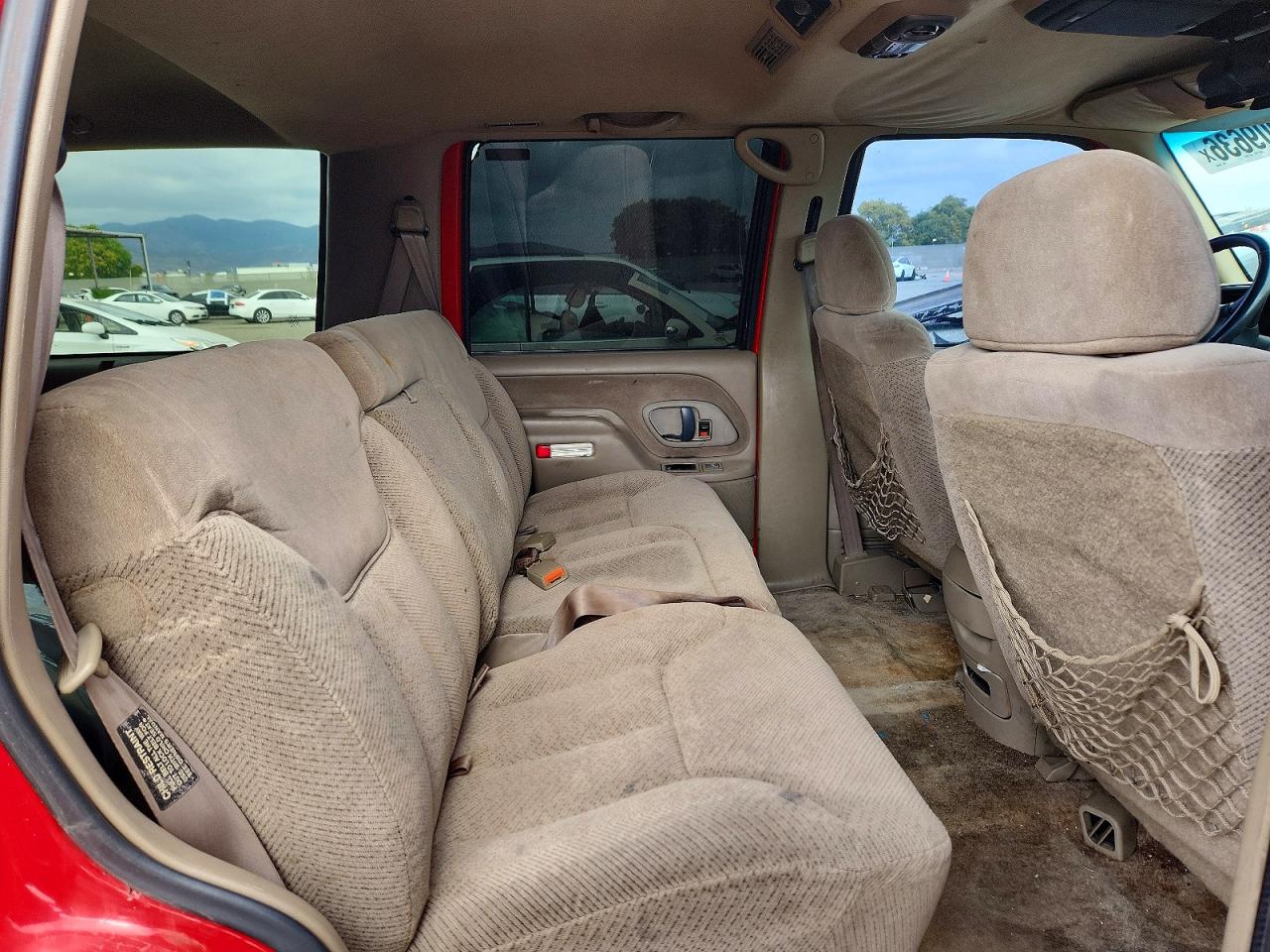 1999 Chevrolet Tahoe C1500 Red vin: 1GNEC13R3XJ543433