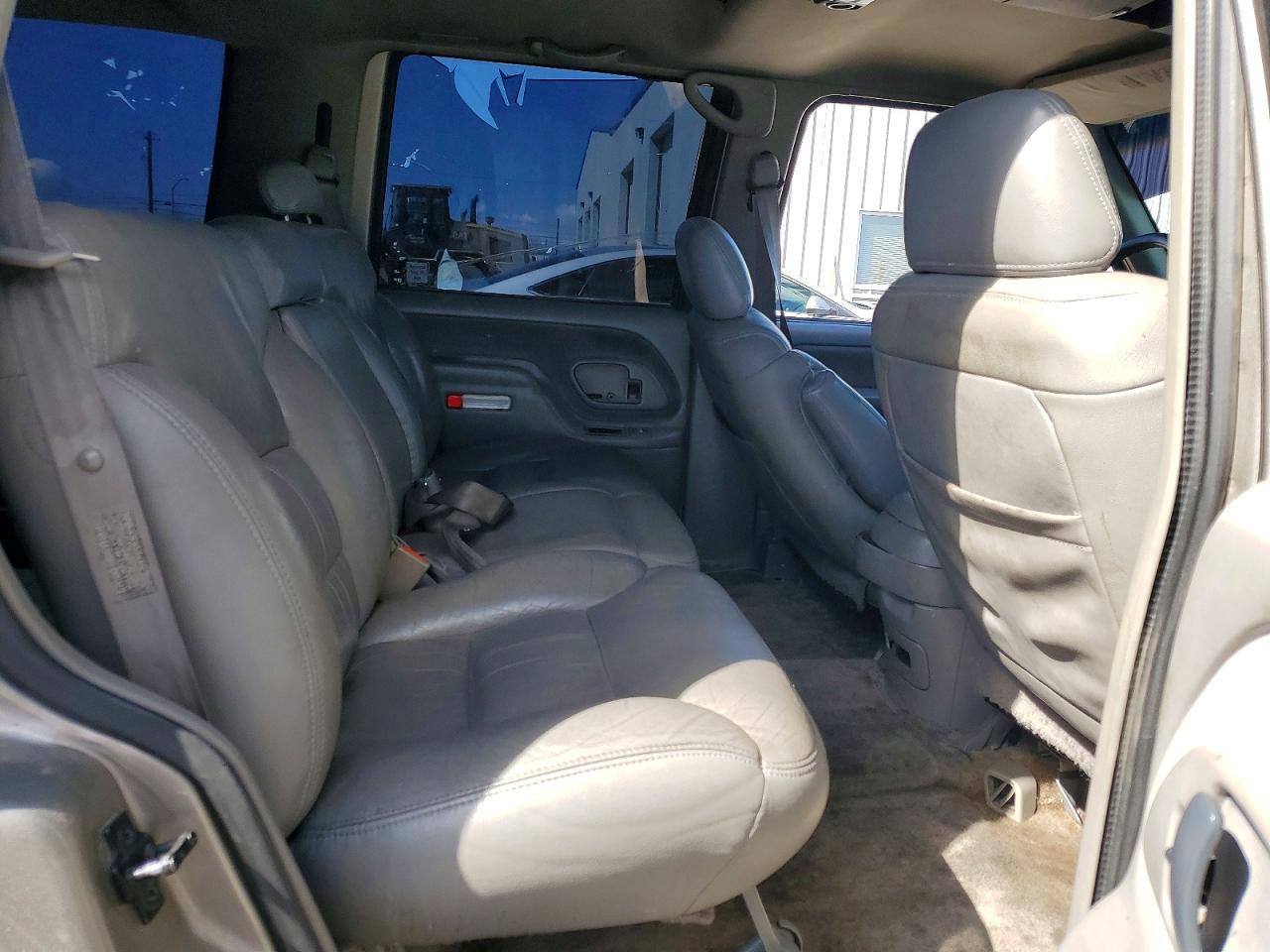 1999 Chevrolet Tahoe C1500 Brown vin: 1GNEC13R3XJ551161
