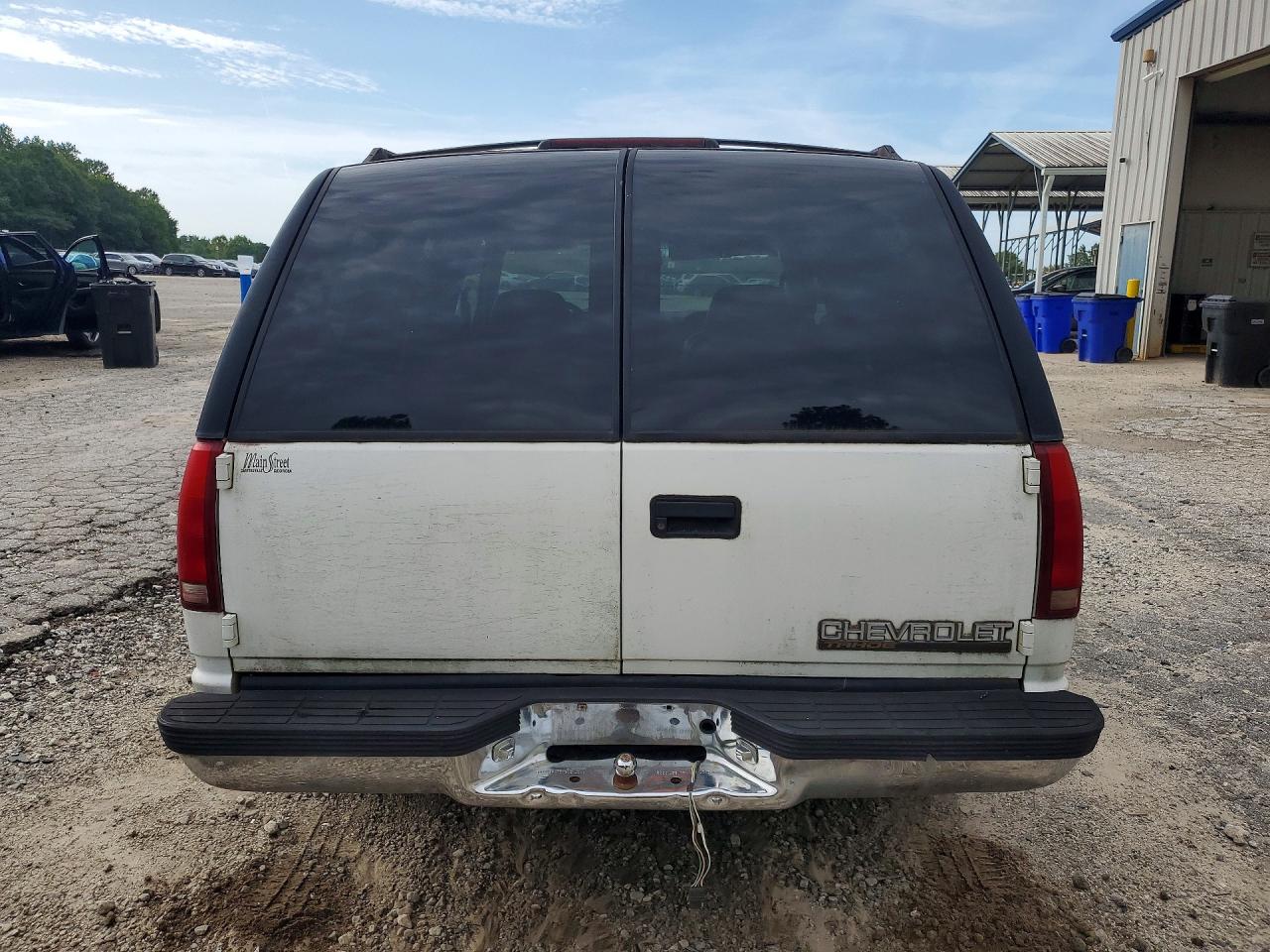 1997 Chevrolet Tahoe C1500 White vin: 1GNEC13R4VJ396200