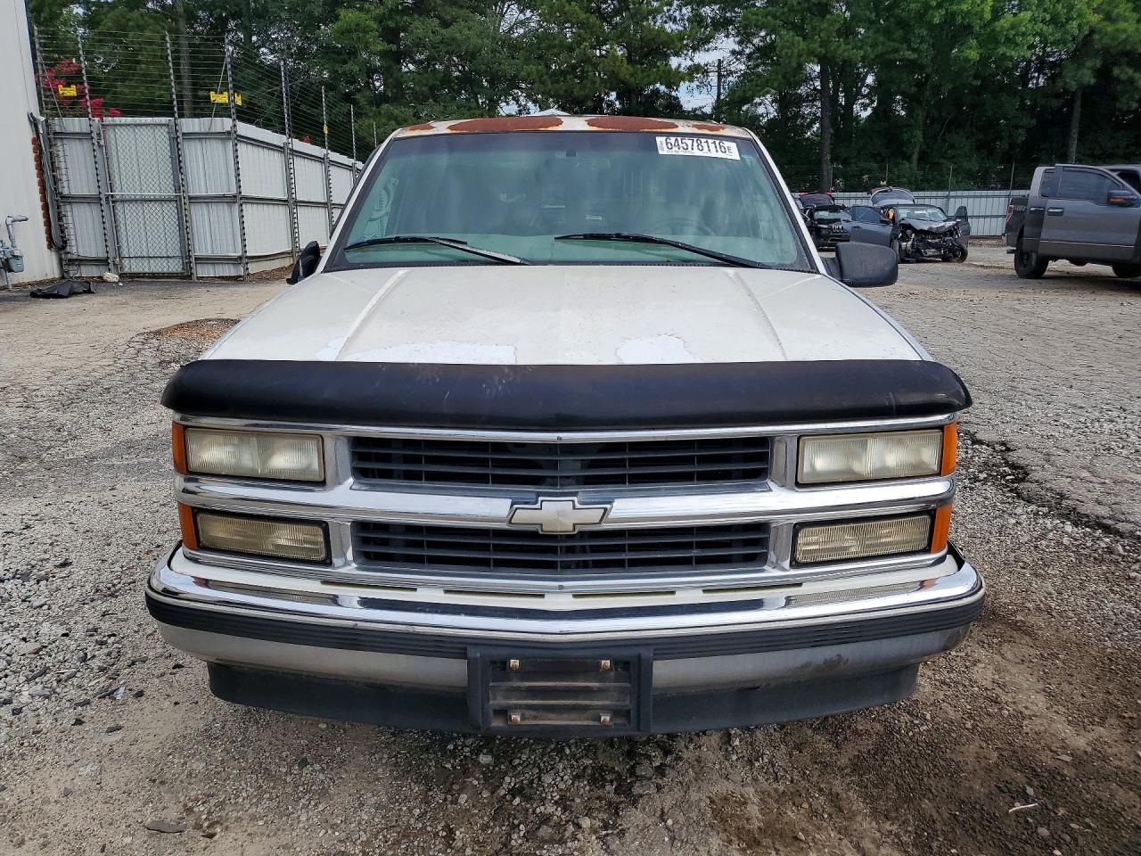 1997 Chevrolet Tahoe C1500 White vin: 1GNEC13R4VJ396200