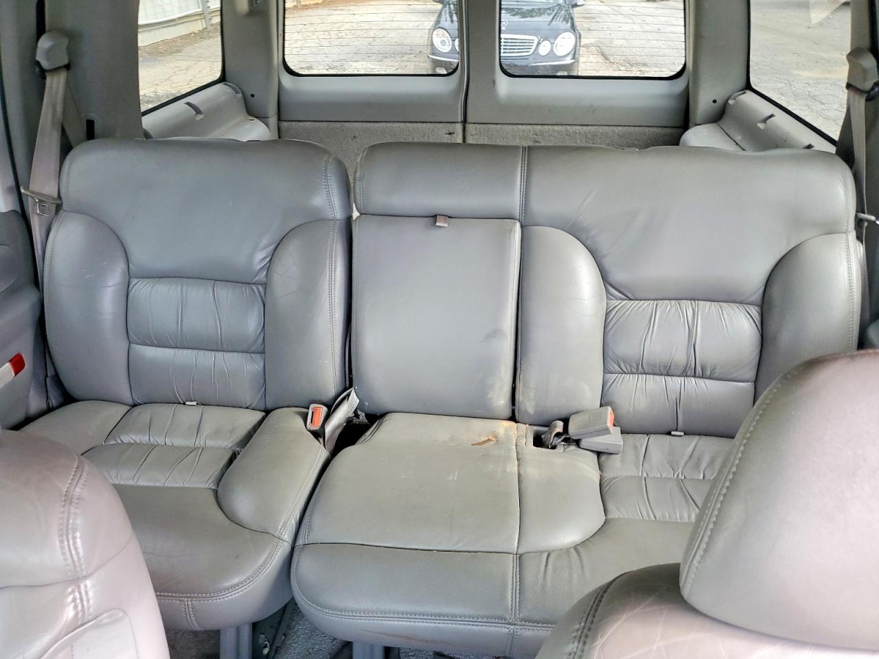 1997 Chevrolet Tahoe C1500 White vin: 1GNEC13R4VJ396200