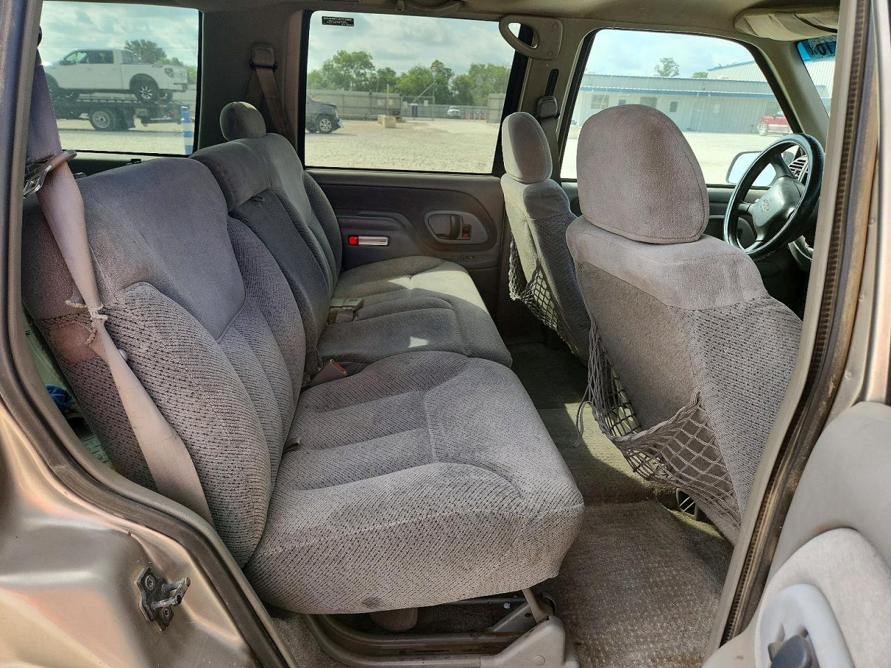 1999 Chevrolet Tahoe C1500 Tan vin: 1GNEC13R4XJ435872