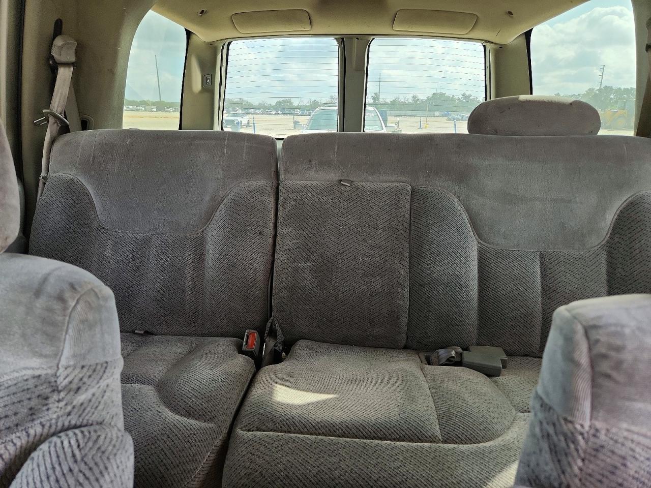 1999 Chevrolet Tahoe C1500 Tan vin: 1GNEC13R4XJ435872