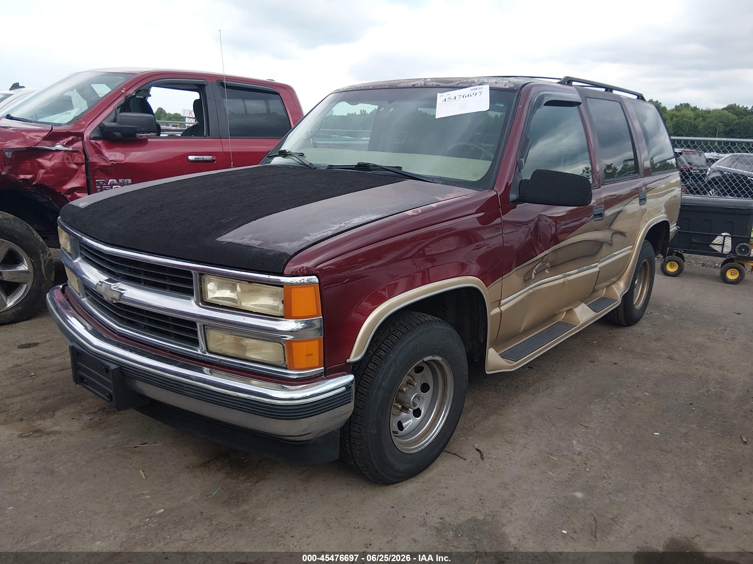 1999 Chevrolet Tahoe Ls Темно-бордовый vin: 1GNEC13R6XJ383208