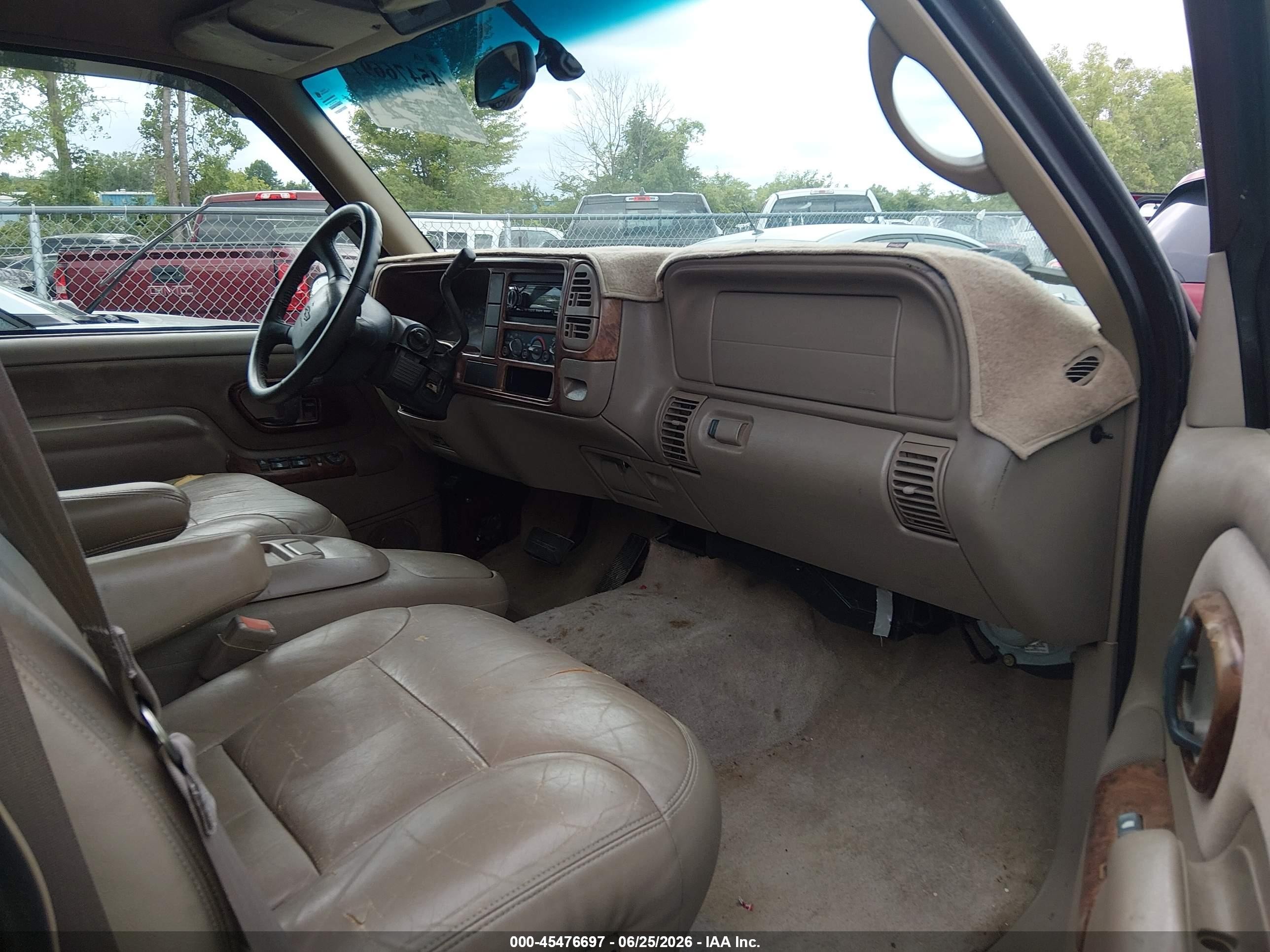 1999 Chevrolet Tahoe Ls Темно-бордовый vin: 1GNEC13R6XJ383208