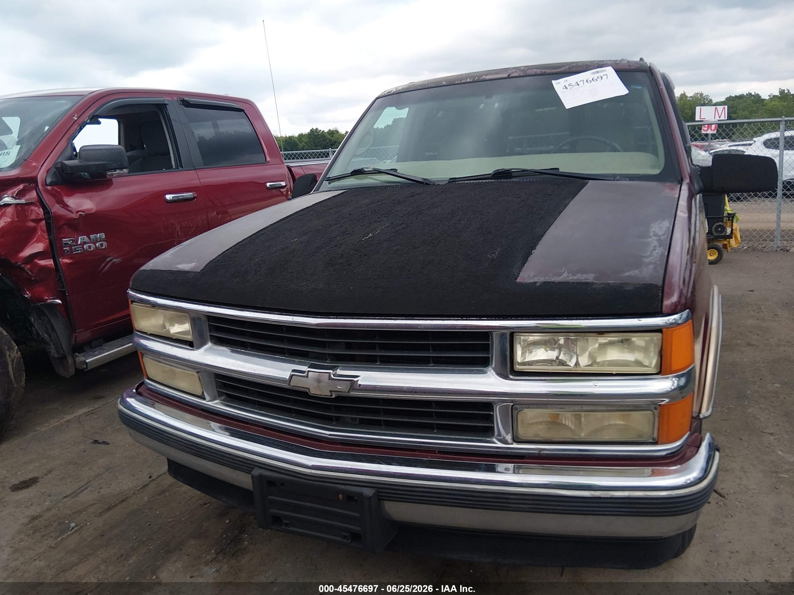 1999 Chevrolet Tahoe Ls Темно-бордовый vin: 1GNEC13R6XJ383208
