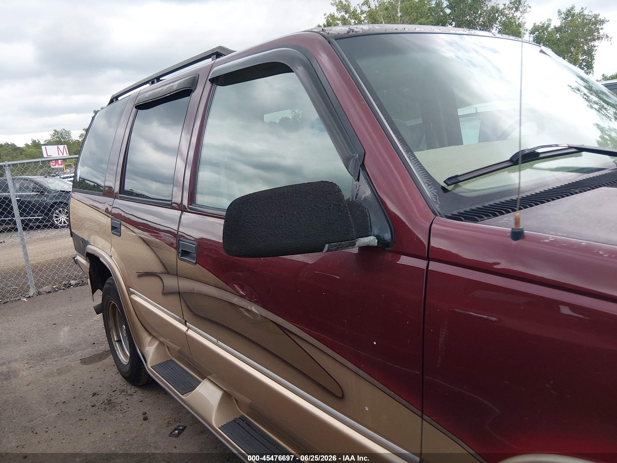 1999 Chevrolet Tahoe Ls Темно-бордовый vin: 1GNEC13R6XJ383208