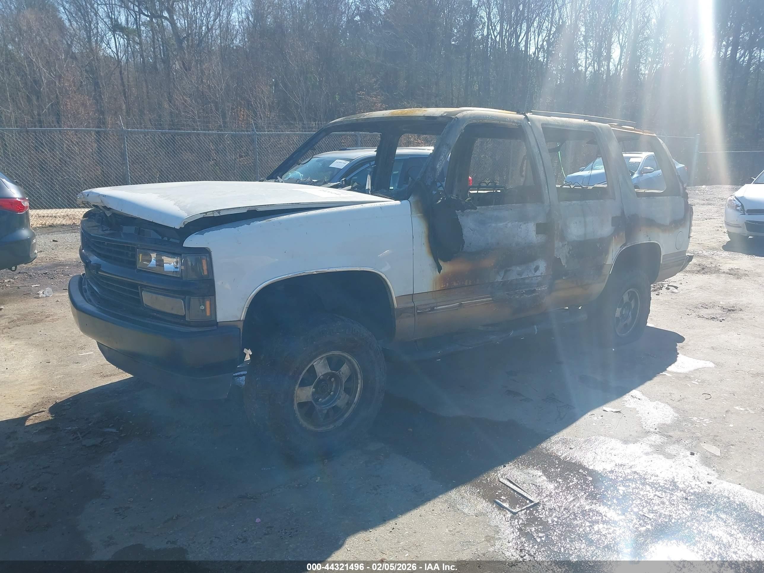 1996 Chevrolet Tahoe C1500 Белый vin: 1GNEC13R8TJ338300