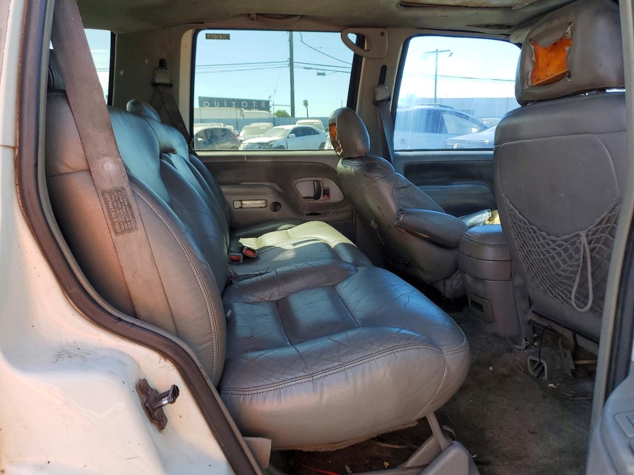 1996 Chev Tahoe C1500 Белый vin: 1GNEC13R9TJ352951