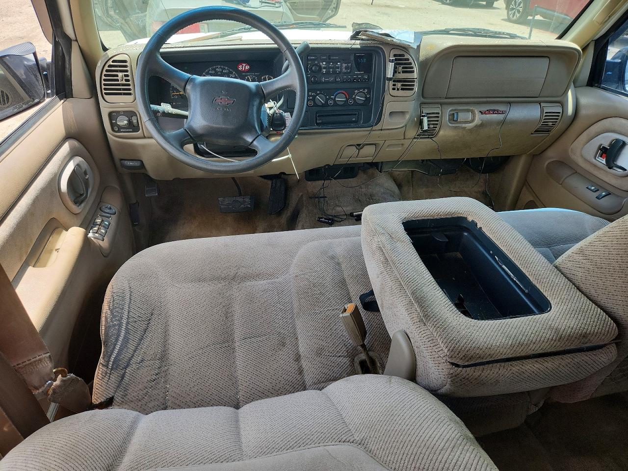 1999 Chevrolet Tahoe C1500 White vin: 1GNEC13R9XJ570653