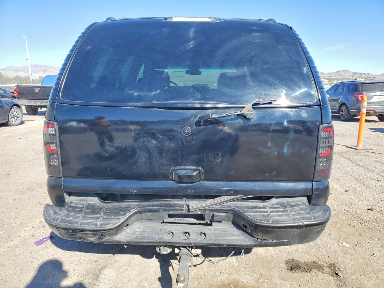 2001 Chevrolet Tahoe C1500 Black vin: 1GNEC13T01J120621