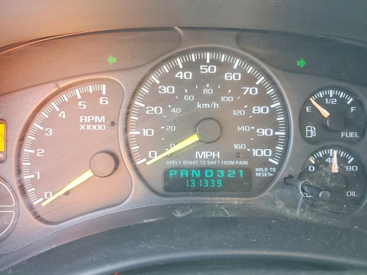 2001 Chevrolet Tahoe C1500 Бордовый vin: 1GNEC13T01J183704