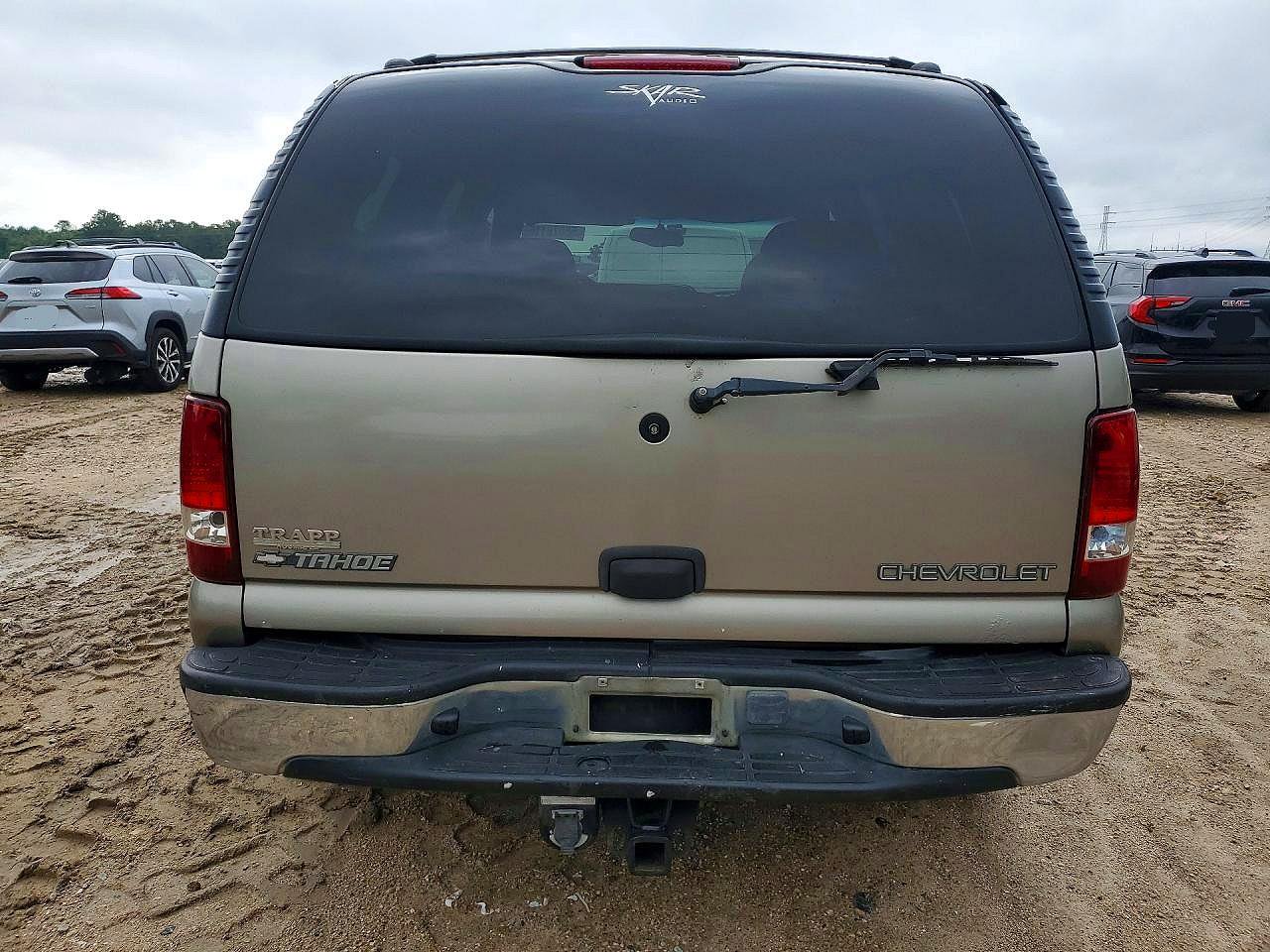 2001 Chevrolet Tahoe C1500 Tan vin: 1GNEC13T01R223684