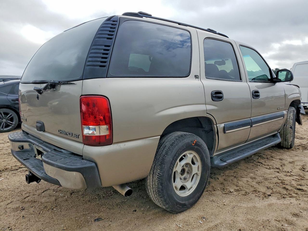 2001 Chevrolet Tahoe C1500 Tan vin: 1GNEC13T01R223684