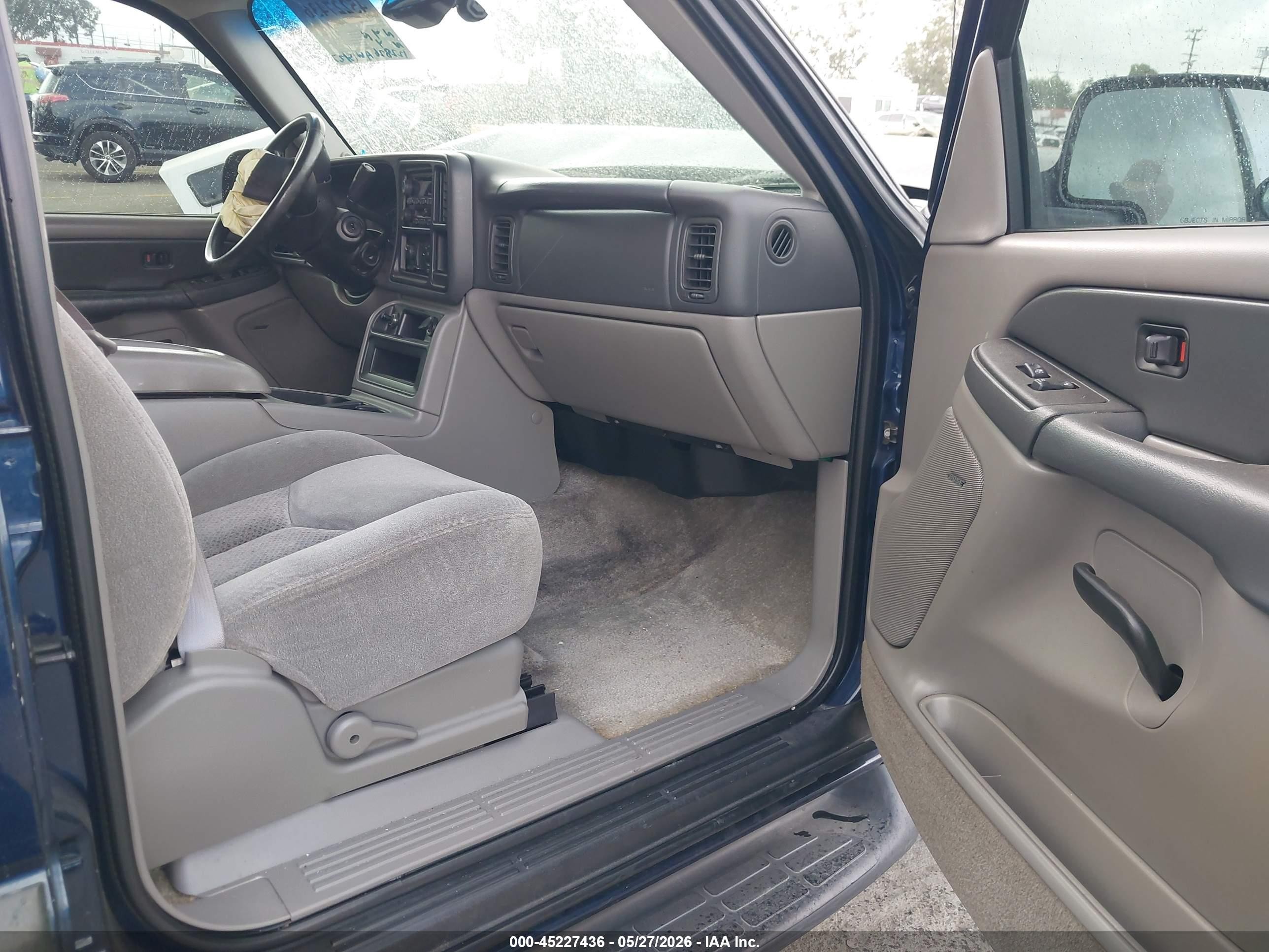 2003 Chevrolet Tahoe Ls Blue vin: 1GNEC13T03R235837