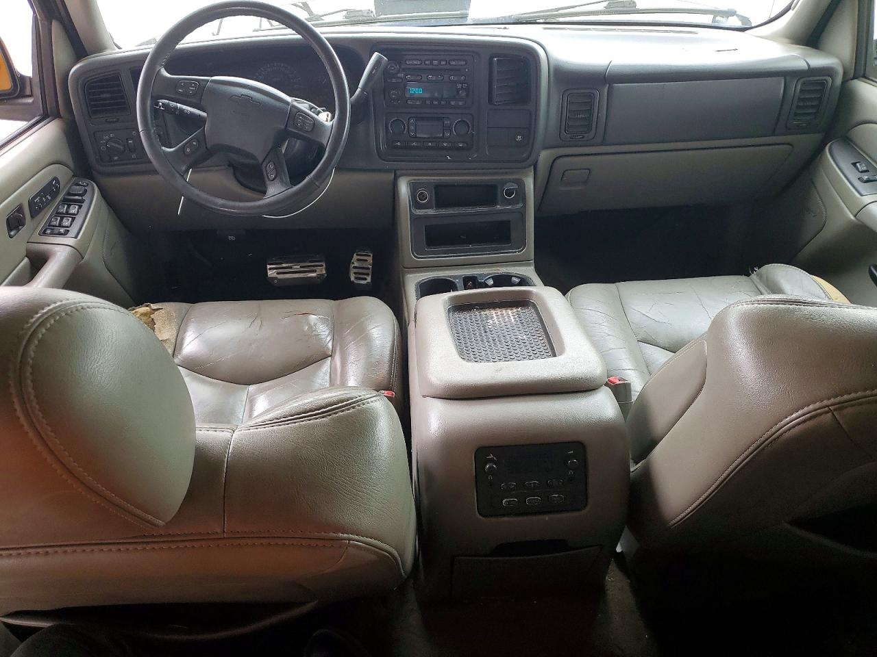 2005 Chevrolet Tahoe C1500 Silver vin: 1GNEC13T05J144665