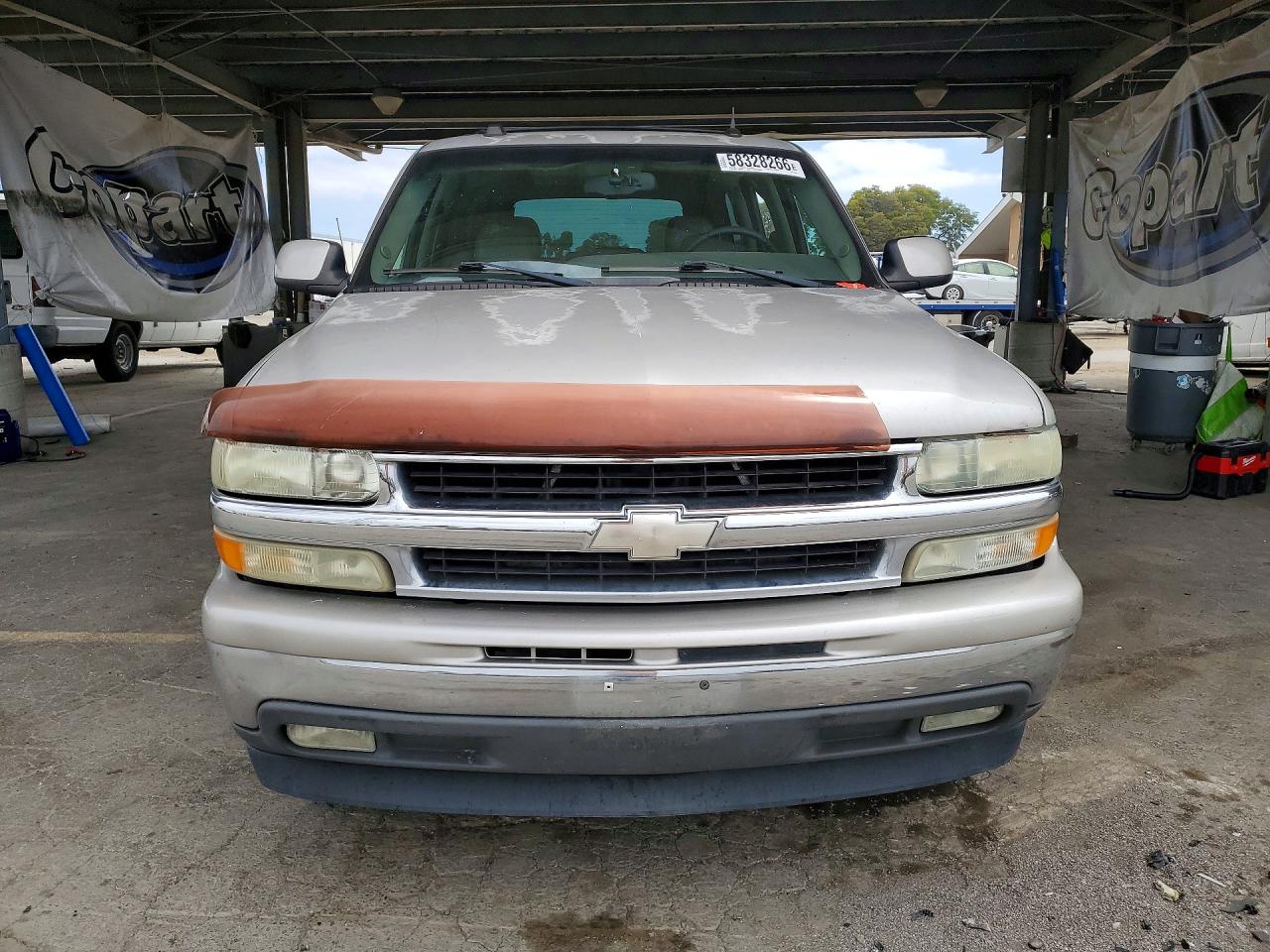 2005 Chevrolet Tahoe C1500 Silver vin: 1GNEC13T05J144665
