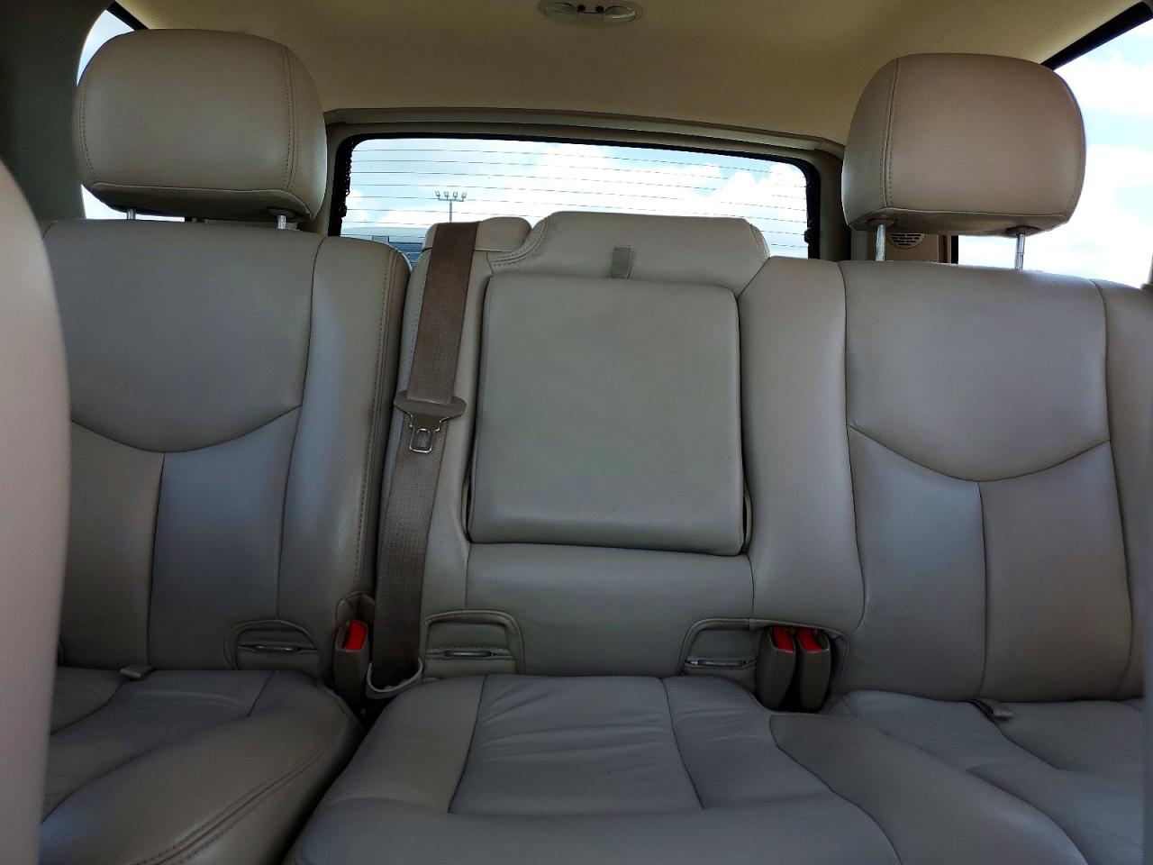 2005 Chevrolet Tahoe C1500 Red vin: 1GNEC13T05R233282