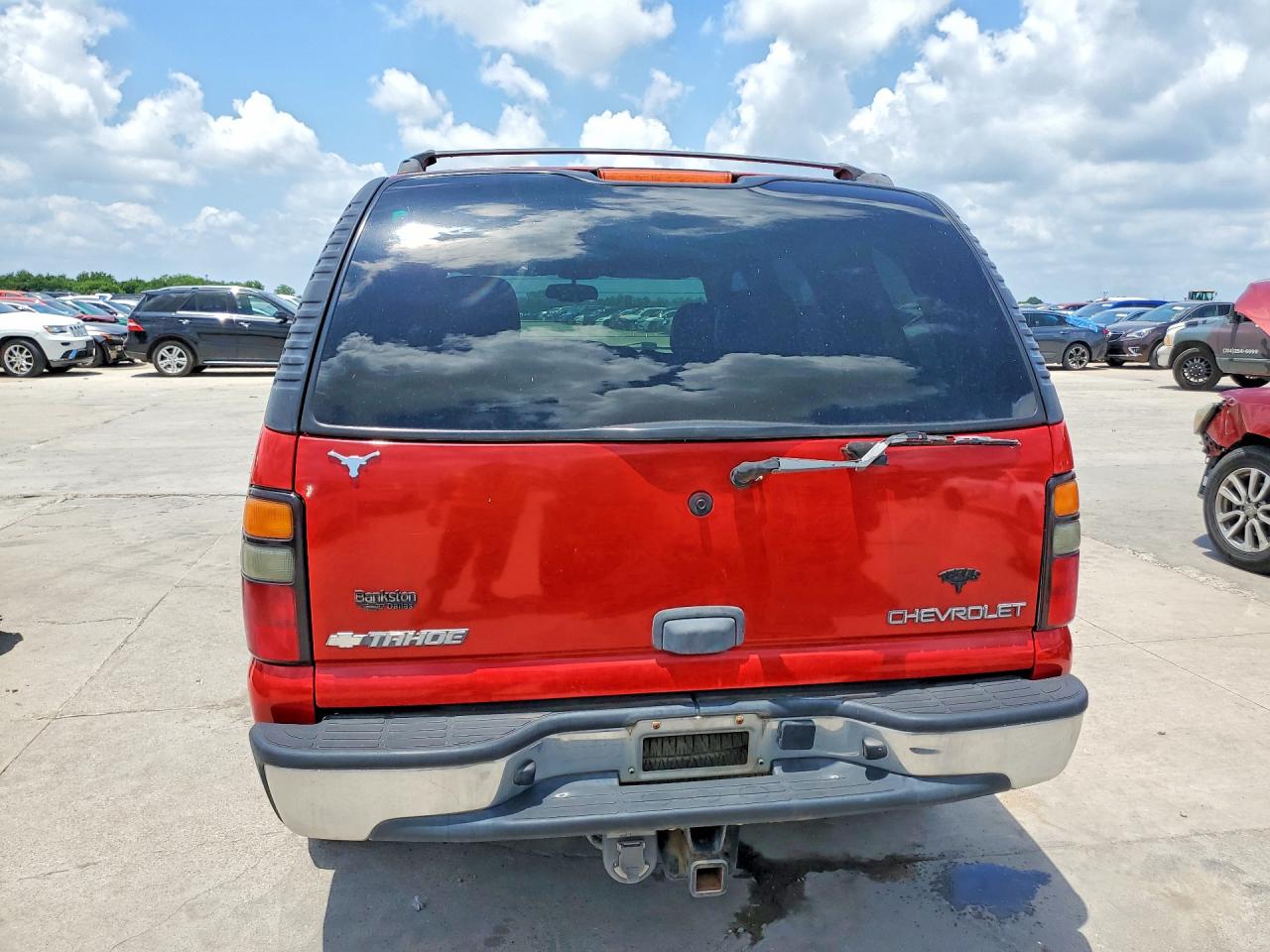 2005 Chevrolet Tahoe C1500 Red vin: 1GNEC13T05R233282