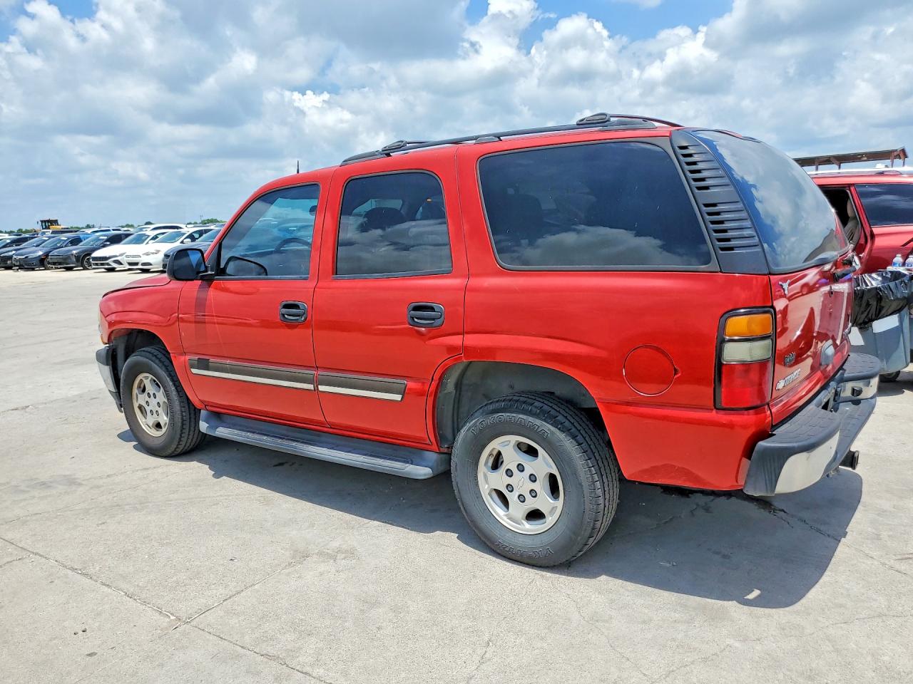 2005 Chevrolet Tahoe C1500 Red vin: 1GNEC13T05R233282