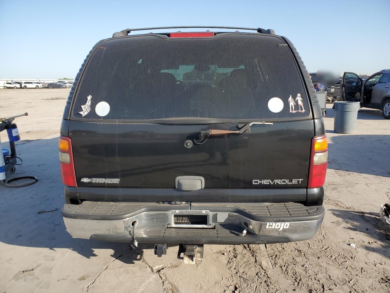 2001 Chevrolet Tahoe C1500 Black vin: 1GNEC13T11R105739