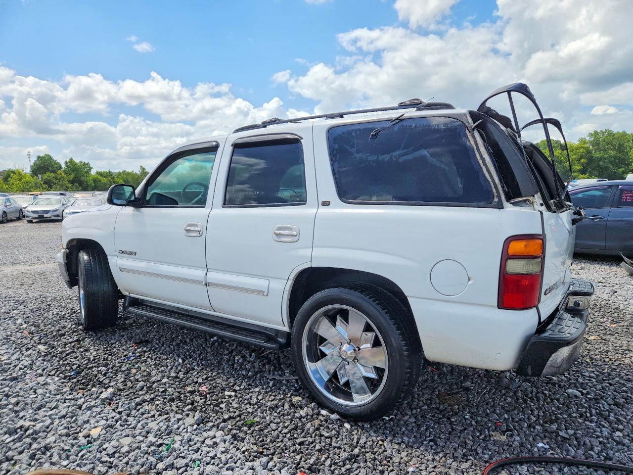 2001 Chevrolet Tahoe C1500 White vin: 1GNEC13T11R130222