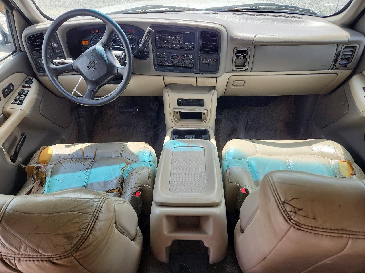 2001 Chevrolet Tahoe C1500 White vin: 1GNEC13T11R130222