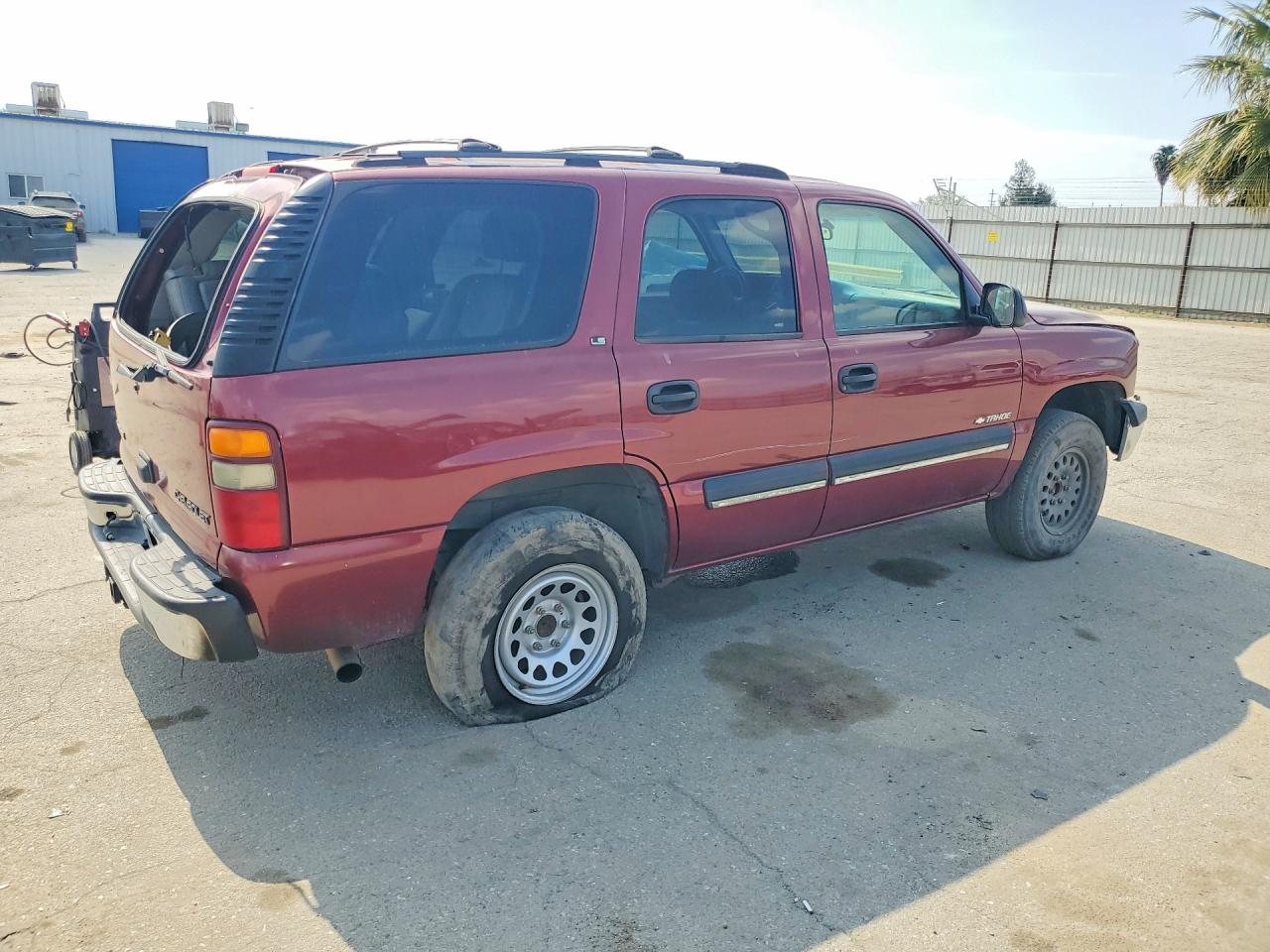 2001 Chevrolet Tahoe C1500 Burgundy vin: 1GNEC13T11R199377