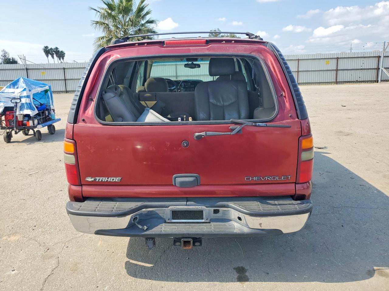 2001 Chevrolet Tahoe C1500 Burgundy vin: 1GNEC13T11R199377